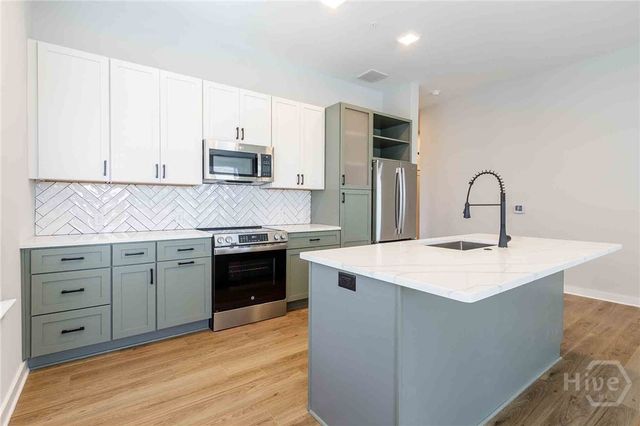 1150 E Perry Lane B3, Savannah, GA 31404