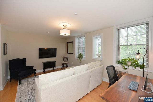 5303 Rio Vista Drive, Mahwah, NJ 07430