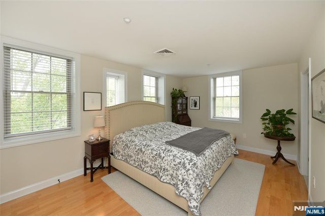 5303 Rio Vista Drive, Mahwah, NJ 07430