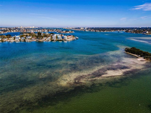 366 LA HACIENDA DRIVE, Indian Rocks Beach, FL 33785