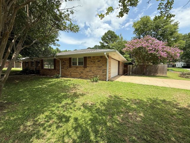 1502 Robin Street, Mineola, TX 75773