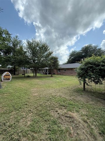 1502 Robin Street, Mineola, TX 75773