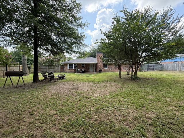 1502 Robin Street, Mineola, TX 75773
