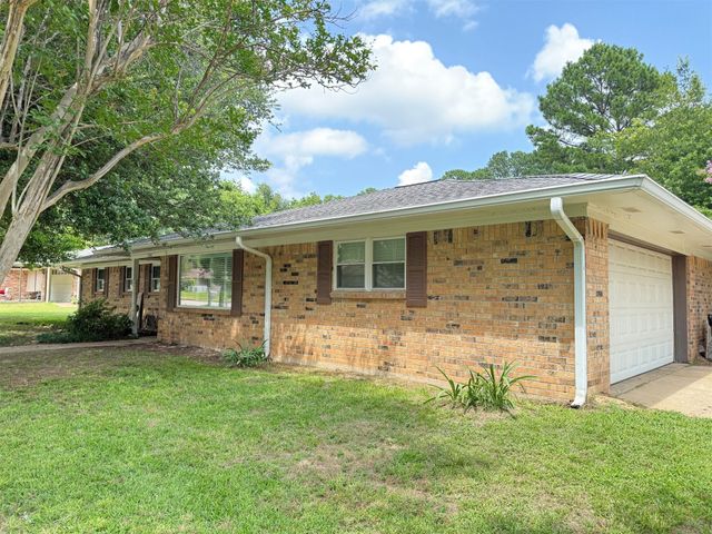 1502 Robin Street, Mineola, TX 75773
