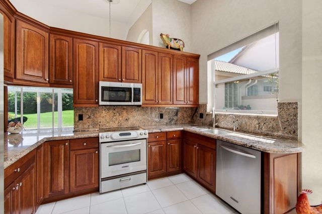 8864 Shoal Creek Lane, Boynton Beach, FL 33472