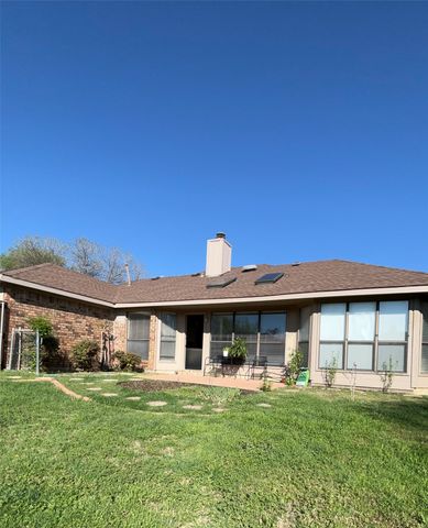 2246 Arbor Creek Drive, Carrollton, TX 75010