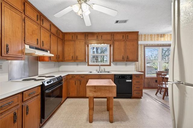 564 Mill Run Place, Lawrenceville, GA 30046