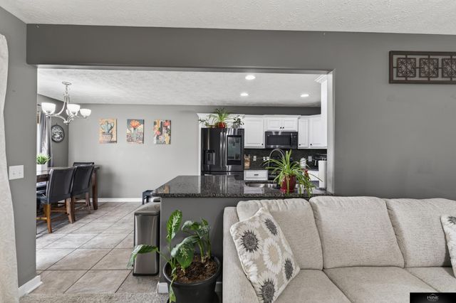 2609 Aberdeen Drive, Papillion, NE 68133