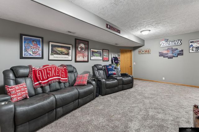 2609 Aberdeen Drive, Papillion, NE 68133
