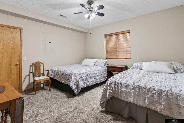 2609 Aberdeen Drive, Papillion, NE 68133