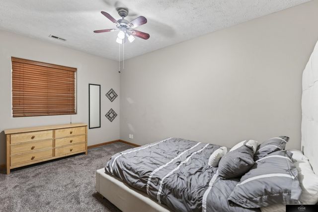 2609 Aberdeen Drive, Papillion, NE 68133