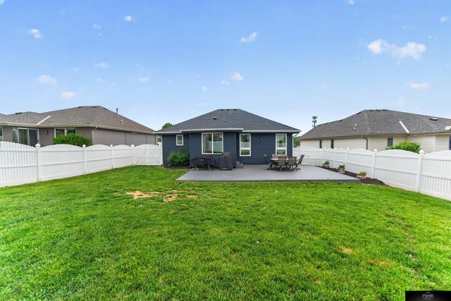 2609 Aberdeen Drive, Papillion, NE 68133