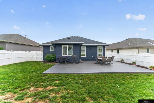 2609 Aberdeen Drive, Papillion, NE 68133