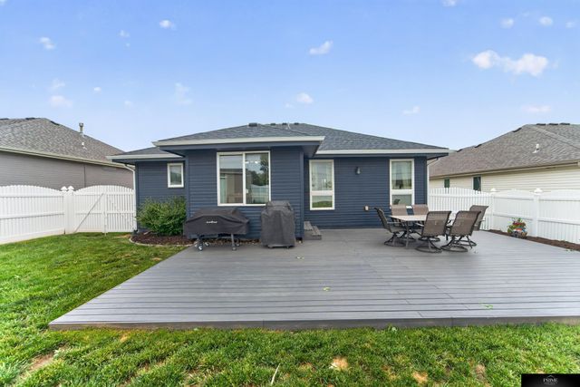 2609 Aberdeen Drive, Papillion, NE 68133