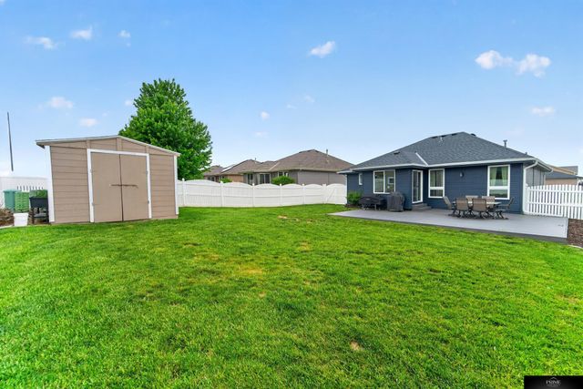 2609 Aberdeen Drive, Papillion, NE 68133