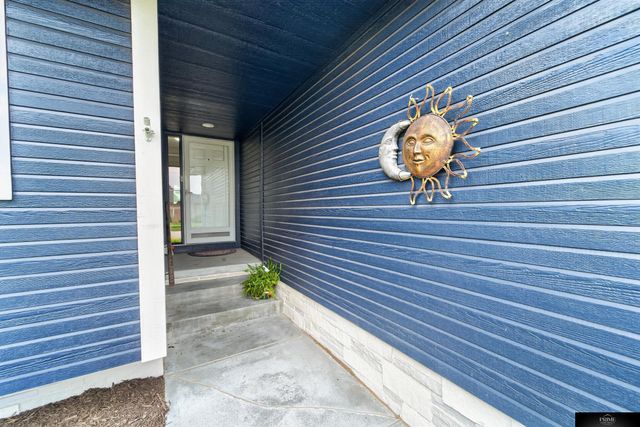 2609 Aberdeen Drive, Papillion, NE 68133