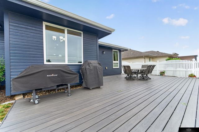 2609 Aberdeen Drive, Papillion, NE 68133