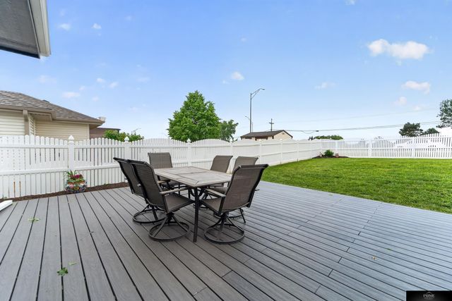 2609 Aberdeen Drive, Papillion, NE 68133