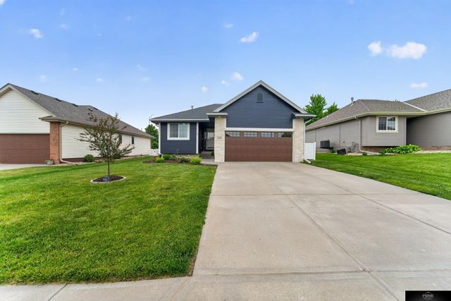 2609 Aberdeen Drive, Papillion, NE 68133