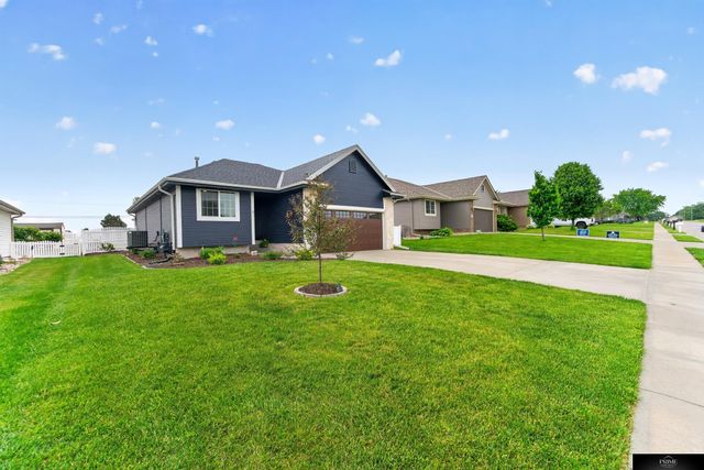 2609 Aberdeen Drive, Papillion, NE 68133