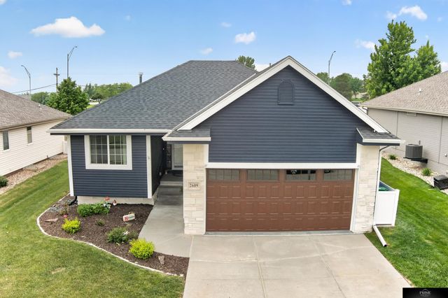 2609 Aberdeen Drive, Papillion, NE 68133