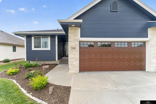 2609 Aberdeen Drive, Papillion, NE 68133