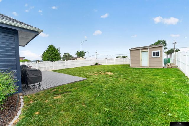 2609 Aberdeen Drive, Papillion, NE 68133