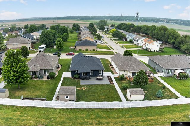2609 Aberdeen Drive, Papillion, NE 68133