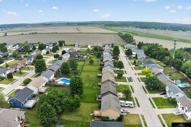 2609 Aberdeen Drive, Papillion, NE 68133