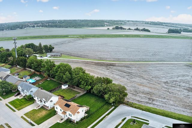 2609 Aberdeen Drive, Papillion, NE 68133