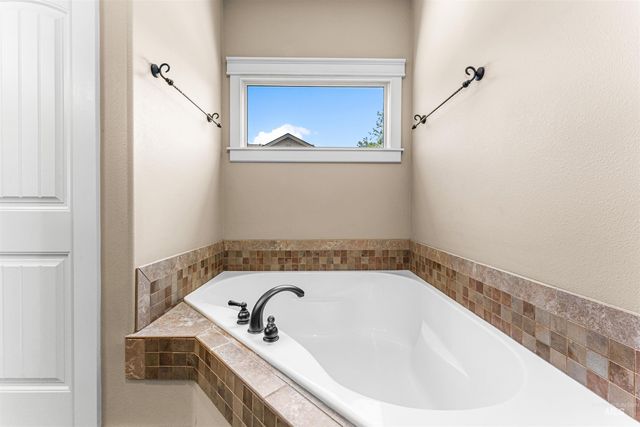 6063 S Acheron Ave, Boise, ID 83709
