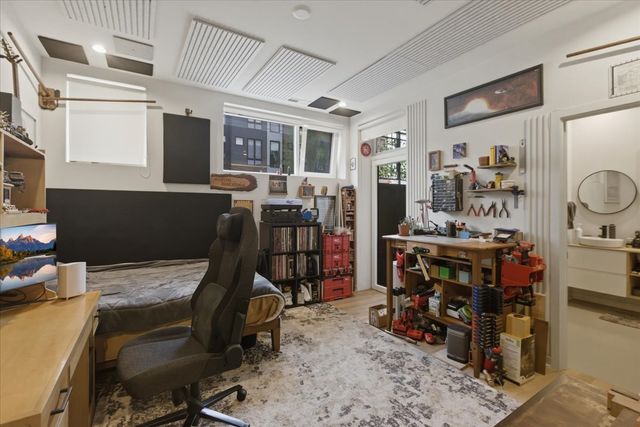 4177 W Belmont Avenue 002, Chicago, IL 60641