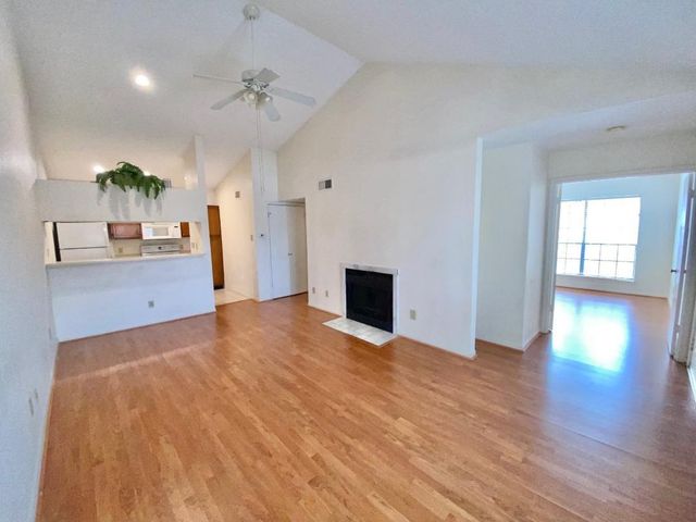 2121 El Paseo Street 1604, Houston, TX 77054