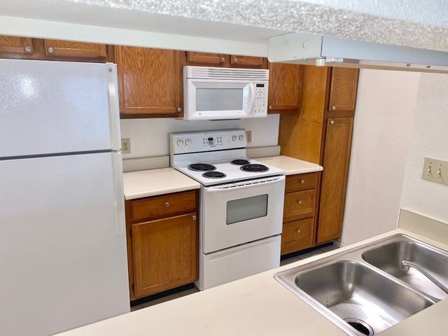 2121 El Paseo Street 1604, Houston, TX 77054