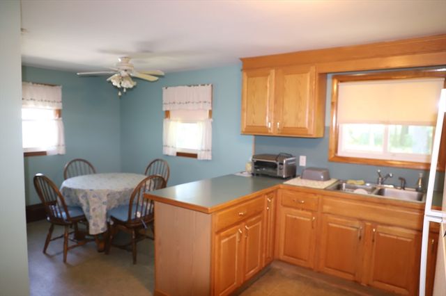 25 Peer St., Springfield, MA 01109