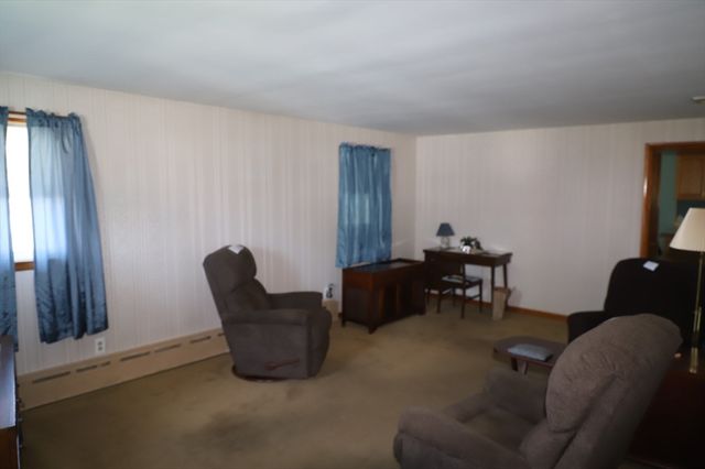 25 Peer St., Springfield, MA 01109