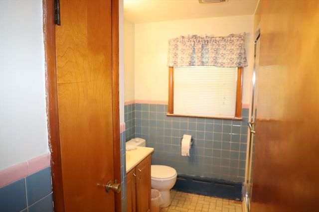 25 Peer St., Springfield, MA 01109