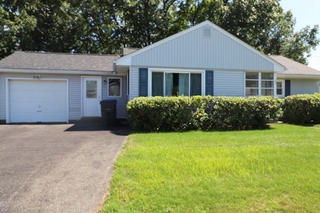 25 Peer St., Springfield, MA 01109