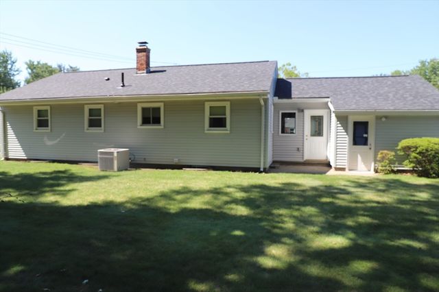 25 Peer St., Springfield, MA 01109
