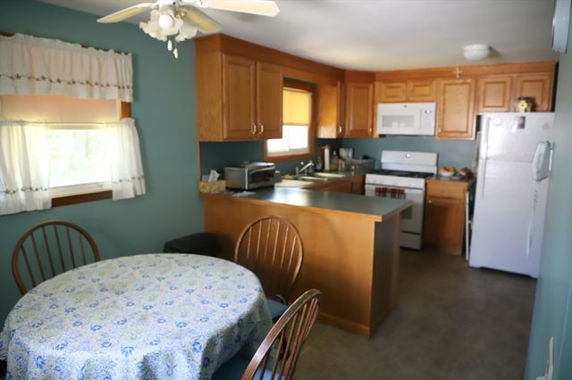 25 Peer St., Springfield, MA 01109