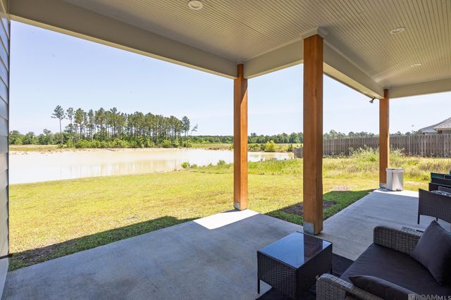 17207 Schoolhouse Rd, Livingston, LA 70754