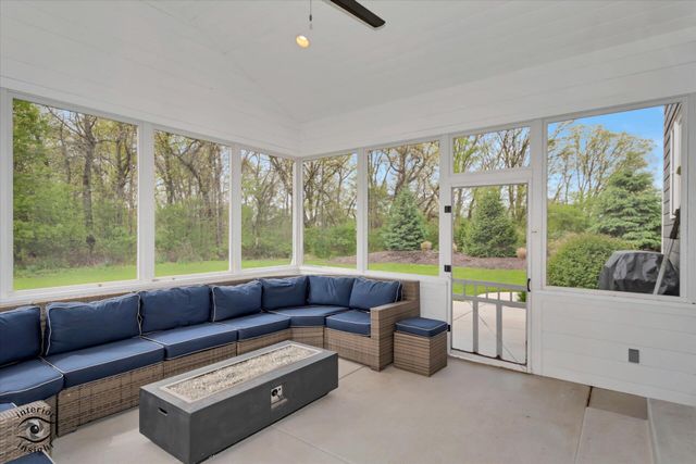 12925 Red Lily Way, St. John, IN 46373