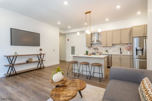 21 Lincoln Park 203, Newark City, NJ 07102