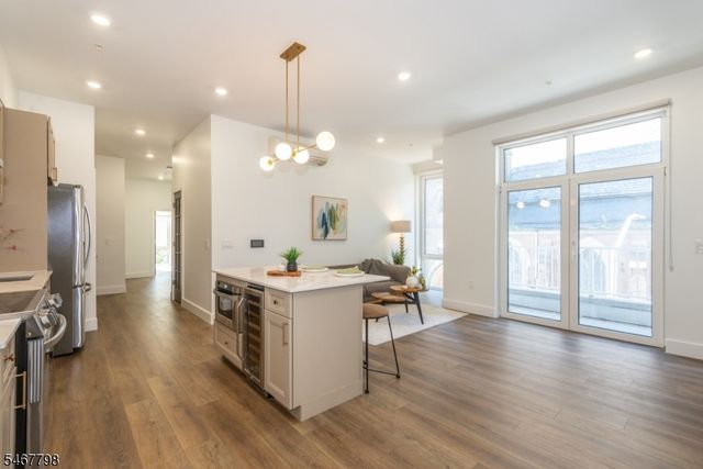21 Lincoln Park 203, Newark City, NJ 07102