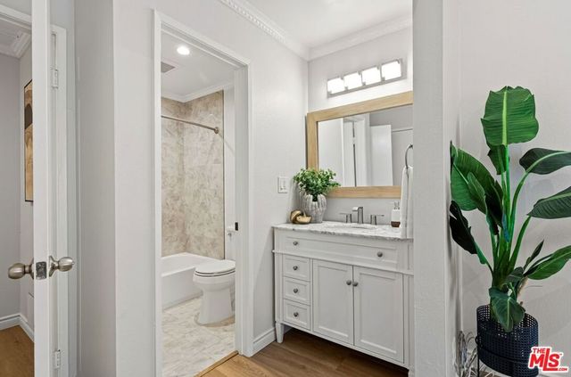 620 W Hyde Park Boulevard 313, Inglewood, CA 90302