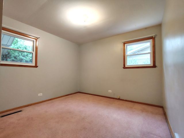 15017 Sunset Avenue, Oak Forest, IL 60452