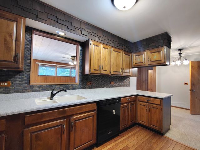 15017 Sunset Avenue, Oak Forest, IL 60452