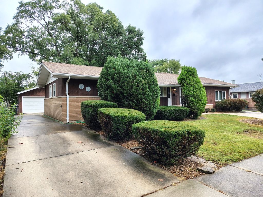 15017 Sunset Avenue, Oak Forest, IL 60452