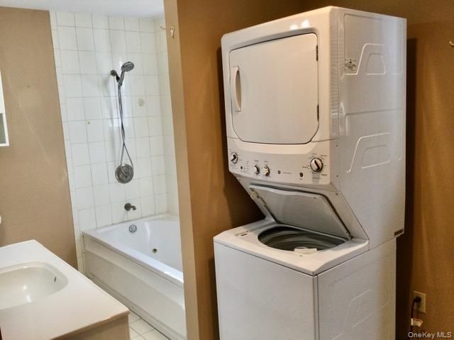 56 Gwendolyn Place, East Islip, NY 11730