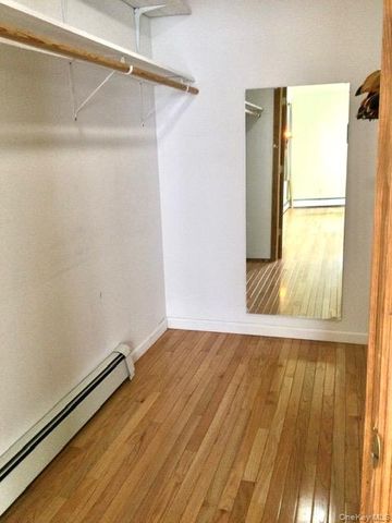 56 Gwendolyn Place, East Islip, NY 11730